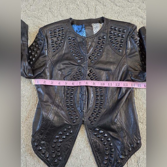 Vintage-Inspired Studded Cropped Leather Jacket - Collarless Open-Front Blazer - Picture 8 of 14